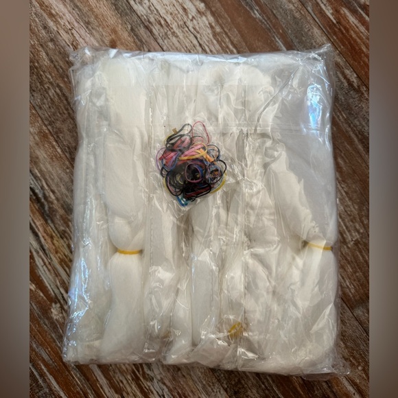 Synthetic hair for braiding - Picture 2 of 3